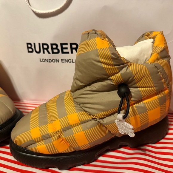 Burberry Yellow and Brown Boots with Quilted Design - Picture 3 of 7